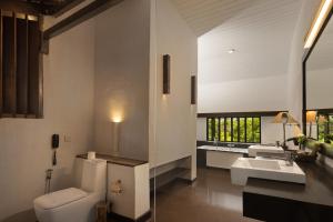 Koupelna v ubytování SigiriyaJungles Resort & Spa