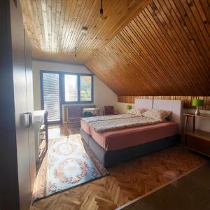 Giường trong phòng chung tại Accommodation Konak