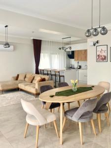 Η κουζίνα ή μικρή κουζίνα στο High Garden Villas