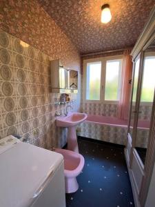 Kúpeľňa v ubytovaní la maison d'enfance