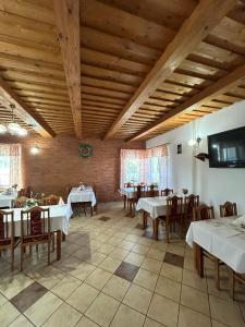 A restaurant or other place to eat at Penzión Nezábudka