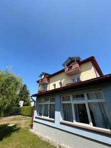 The building in which a vendégházakat is located