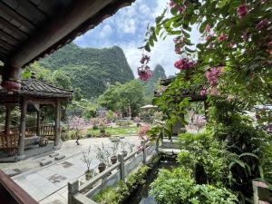 Üldine mäevaade või majutusasutusest Yangshuo FlowerTree Courtyard - Traditional Chinese style pildistatud vaade