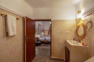 Vannituba majutusasutuses Riad Mokha Mokha & Spa