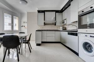 Kuchyňa alebo kuchynka v ubytovaní Apartamento Ulia by SanSe Holidays