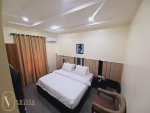 TV a/nebo společenská místnost v ubytování Victia Suite and Lounge