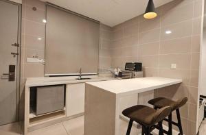 Nhà bếp/bếp nhỏ tại PD D'Wharf The Nest Studio