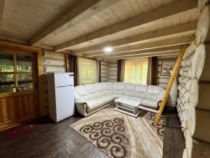 Posezení v ubytování Hotel Doi Haiduci + 37 fotografií