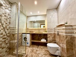 Koupelna v ubytování Cosher - Gardenia Palace Apt 11 Free Parking