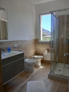 Ένα μπάνιο στο villa magaggiari