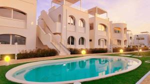 Bazén v ubytování Italian Experience - Brezza Costa Conero & Beach nebo v jeho okolí