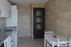 Kuchnia lub aneks kuchenny w obiekcie Villa Lagem