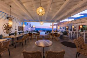 Uma área de estar em Flaskos Luxury Suites