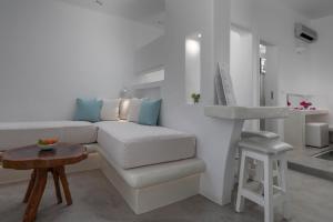 Cama ou camas em um quarto em Flaskos Luxury Suites