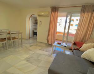 Χώρος καθιστικού στο Expoholidays - Coqueto apartamento Puerto Deportivo