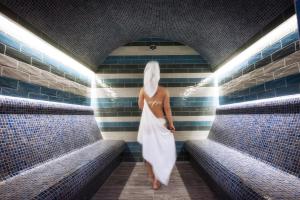Hostia v ubytovaní Infinity Blue Boutique Hotel & Spa - Adults Only