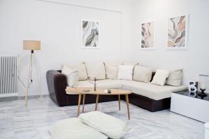 Posezení v ubytování Ermis Mini Suite # 01 + 21 fotografií