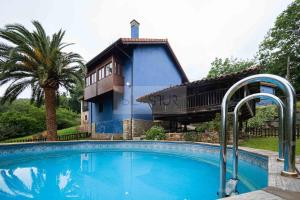 Bazén v ubytování Apartamentos El Río By Silastur nebo v jeho okolí