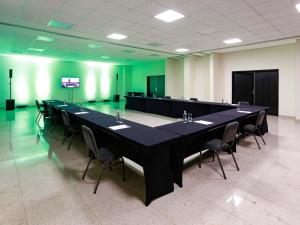 Der Geschäftsbereich oder Konferenzraum in der Unterkunft ibis Styles Taubate