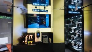 设计师酒店成都宽窄巷子奎星楼街店的电视和/或娱乐中心
