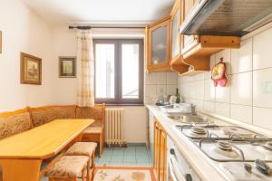 Dapur atau dapur kecil di Apartment Old Town Sarajevo
