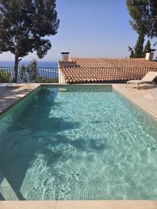 Bazén v ubytování Global Immo 8002 Los Torrinos nebo v jeho okolí