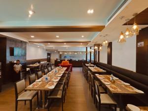 Restaurace v ubytování Khanna Fiesta - A Bergamont Hotel, Vellore
