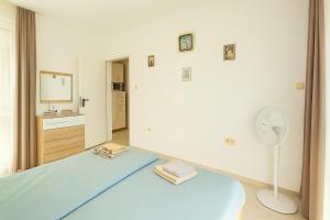 Postel nebo postele na pokoji v ubytování Home Comfort 3 Rooms Apartment Butterfly + 17 fotografií