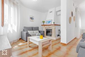 Kuchnia lub aneks kuchenny w obiekcie Villa Esmeralda by Abahana Villas