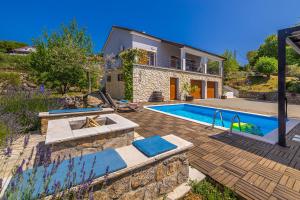 Πισίνα στο ή κοντά στο Villa Franolic
