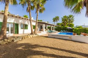 Πισίνα στο ή κοντά στο Villa Binipaco