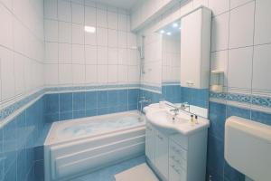 Bilik mandi di Apartment Old Town Sarajevo