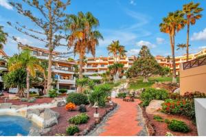 Zahrada ubytování Apartment with pool and gardens near the coast