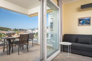 Balkón alebo terasa v ubytovaní Nostos - Psili Ammos Apartments