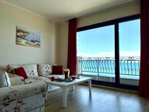 Et opholdsområde på Cosher - Gardenia Palace Apt 10 Free Parking