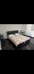 Ένα ή περισσότερα κρεβάτια σε δωμάτιο στο Agron apartments