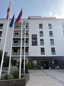 Το κτήριο όπου στεγάζεται  το ξενοδοχείο διαμερισμάτων