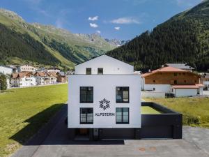 Výhľad na hory alebo výhľad na hory priamo z apartmánu