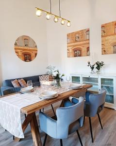 Posedenie v ubytovaní Brody Art Boutique Apartments