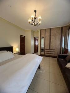 Ảnh trong thư viện ảnh của 3BedROOMED DUPLEX STAND ALONE Buziga ở Kampala