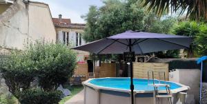 Bazén v ubytování La Dolce Vita nebo v jeho okolí