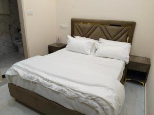 Postel nebo postele na pokoji v ubytování Modest Rooms By Libra