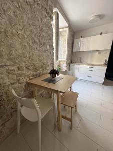 Köök või kööginurk majutusasutuses Studio Appartment & Rooms Old Town