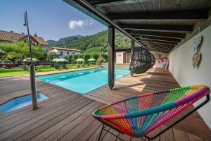 Bazén v ubytování Rosalie Apartments nebo v jeho okolí