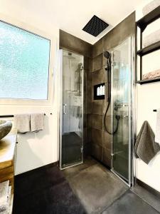 Fotografie z fotogalerie ubytování Tiny Ferienhaus 2 am Rimbach in Steinau an der Strasse v destinaci Steinau an der Straße