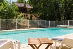 Πισίνα στο ή κοντά στο Domme Villa 6 beds 8p secluded woodland with pool