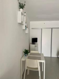 Μια τηλεόραση ή/και κέντρο ψυχαγωγίας στο Milo's HOME