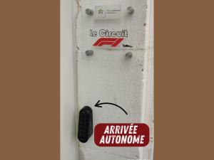 Certyfikat, podpis lub inny dokument wystawiony w obiekcie Le Circuit - Tout simplement: confort!