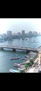 カイロにあるNile of Happinessの川橋