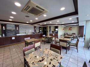 Restaurace v ubytování Quality Inn Saint-Jean-sur-Richelieu + 21 fotografií
